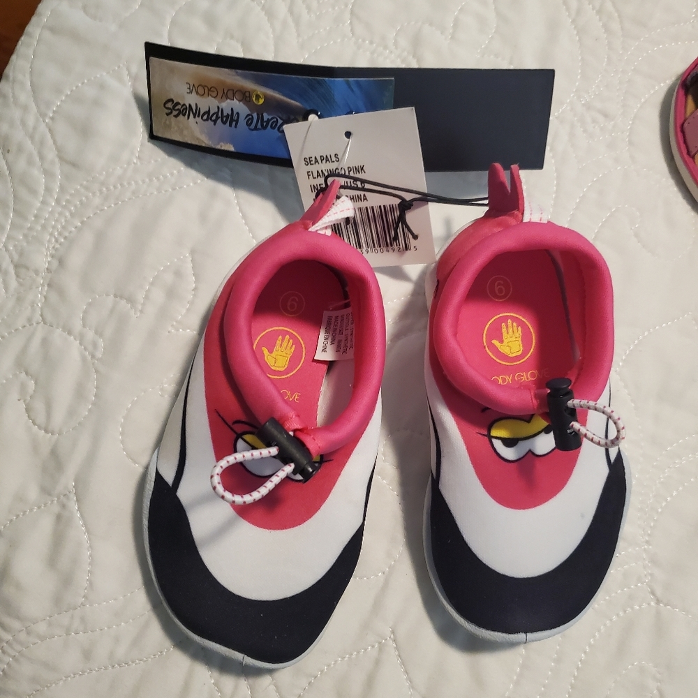 Toddler Girl Water Shoes (NWT)